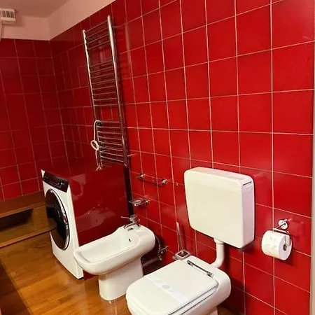 Roel Ponte Pietra Apartment