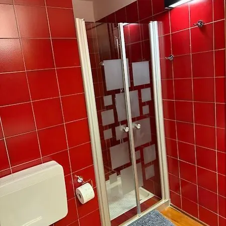 Roel Ponte Pietra Apartment