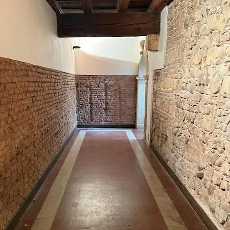 Roel Ponte Pietra Apartment *